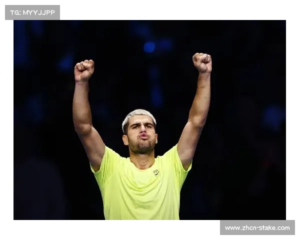 法国网球公开赛阿尔卡拉斯胜辛纳夺冠，费雷罗场边动情落泪